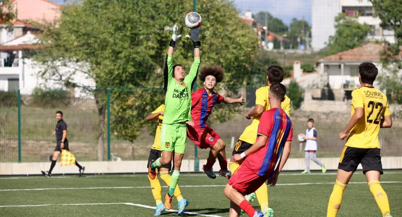 Futebol Juvenil I Mealhada e Tocha recebem jogos de preparação da