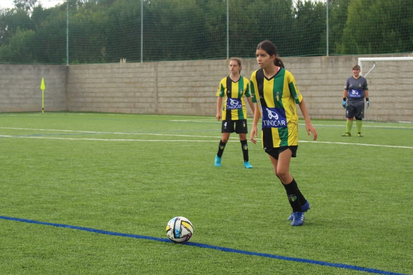 Arranque do Mundial de futebol feminino ensombrado por tiroteio - Futebol -  Correio da Manhã